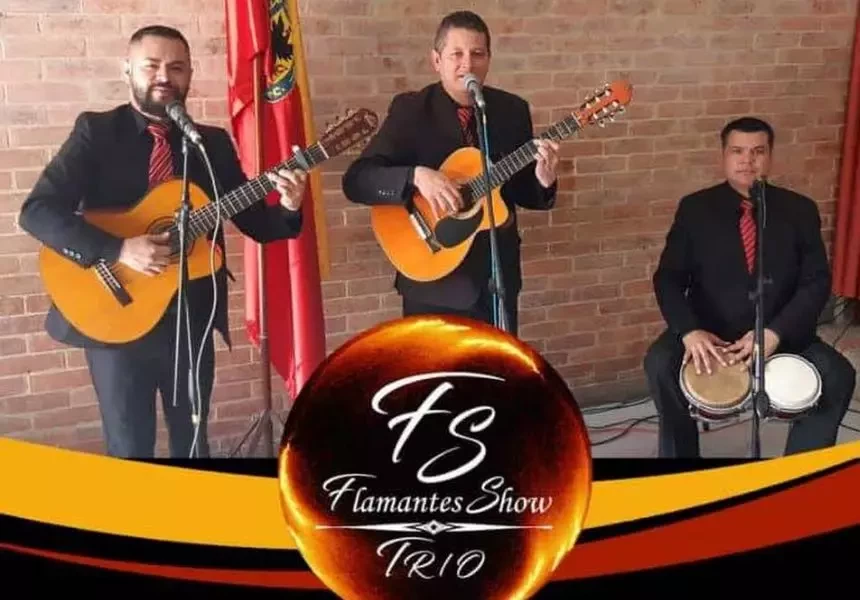 Trio flamantes show